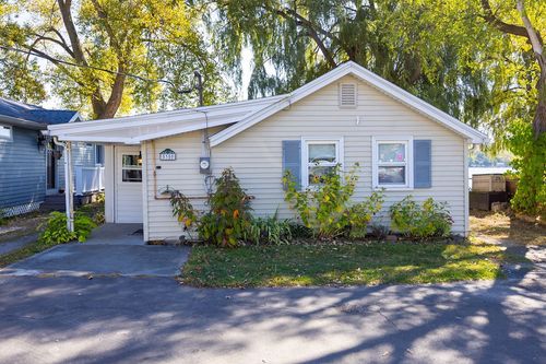 5350 N Point Dr, Geneseo, NY, 14454-9617 | Card Image