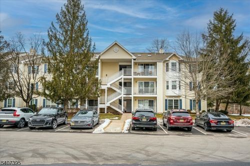 45-45 Amethyst Way, FRANKLIN PARK, NJ, 08823-1651 | Card Image