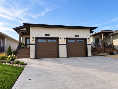 60 Gray Close, Sylvan Lake, AB, T4S0W4 | Card Image