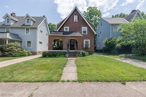 927 Roanoke Rd, Cleveland Heights, OH, 44121-2074 | Card Image