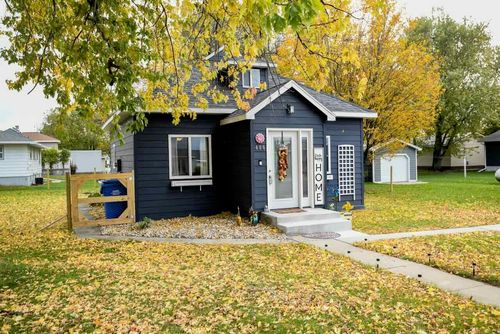 406 2nd St N, Estelline, SD, 57234-7102 | Card Image