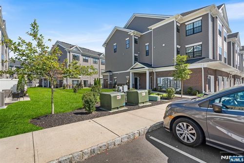 86 Harvest Way, Little Falls, NJ, 07424-1272 | Card Image