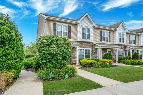 34 Weatherby Ln, Central Islip, NY, 11722-4549 | Card Image