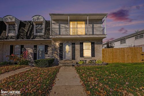 104 Stratford Lane, Rochester Hills, MI, 48309 | Card Image