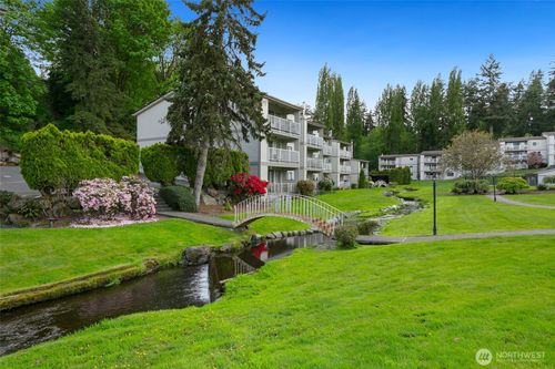 b13-13271 15th Ave Ne, Seattle, WA, 98125-4049 | Card Image
