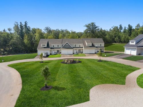 29-75 Driftwood Cir, Sandown, NH, 03873-2257 | Card Image