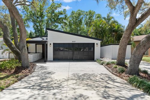 2257 Lake Dr, Dunedin, FL, 34698-9337 | Card Image