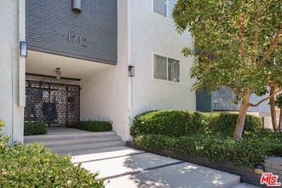 104 - Colby Avenue, Condo with 2 bedrooms, 2 bathrooms and 2 parking in Los Angeles CA | Image 3