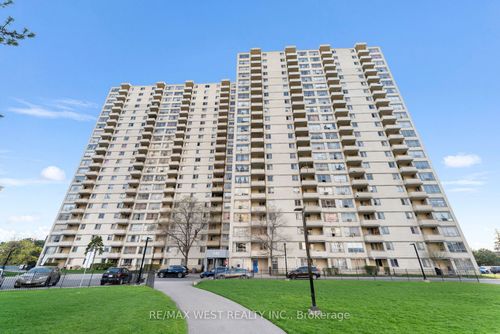 114-340 Dixon Rd, Etobicoke, ON, M9R1T1 | Card Image