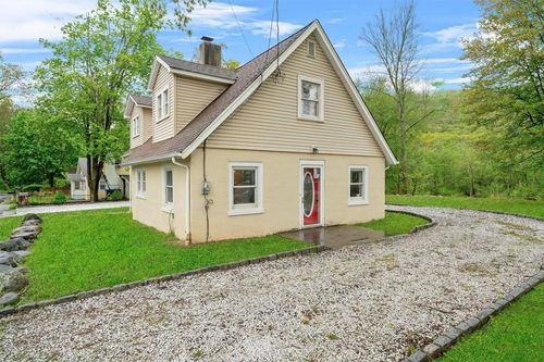 2 Random Rd, Greenwood Lake, NY, 10925-2213 | Card Image