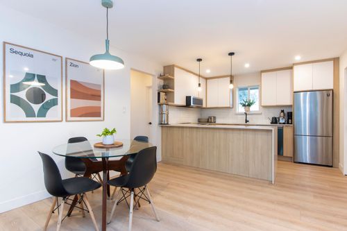 1029 Brothers Pl, Squamish, BC, V8B0G3 | Card Image