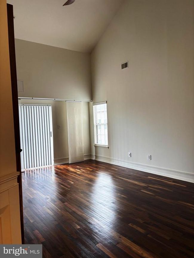 1043 Gardenview Loop, Condo with 3 bedrooms, 3 bathrooms and null parking in WOODBRIDGE VA | Image 22