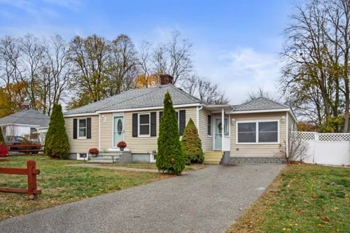 7 Hall Ct, Portsmouth, NH, 03801-4722 | Card Image