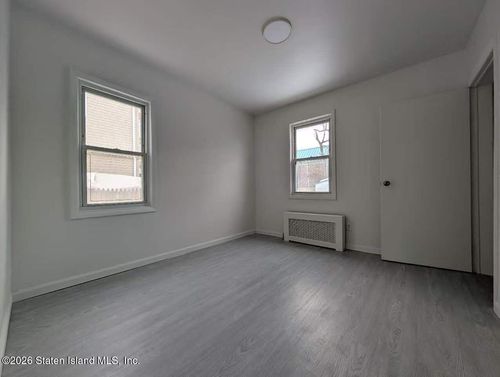 60 Maple Pkwy, Staten Island, NY, 10303-2419 | Card Image