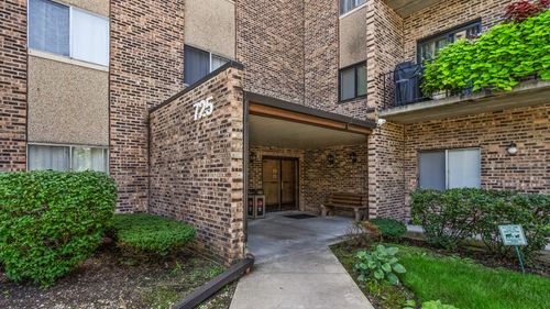 104-725 W Huntington Commons Road, Mount Prospect, IL, 60056 | Card Image