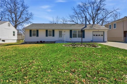 8209 E 133rd Ter, Grandview, MO, 64030-3511 | Card Image