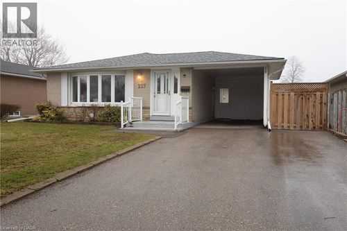 227 Hazelglen Dr, Kitchener, ON, N2M2E6 | Card Image