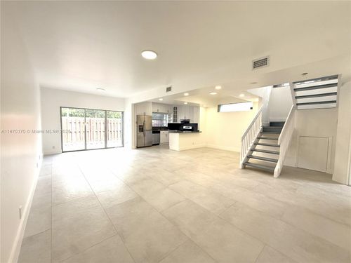 23r-19135 Nw 82nd Circle Ct, Hialeah, FL, 33015-5305 | Card Image