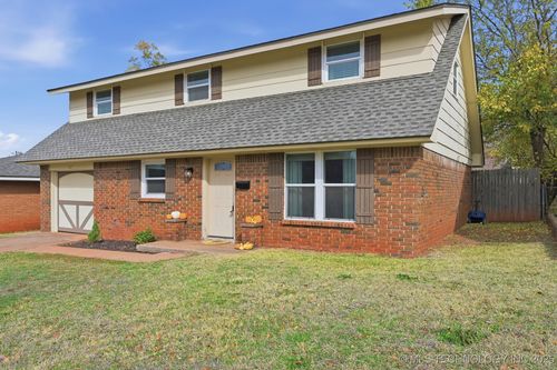 617 Redstone Ave, Edmond, OK, 73013-5915 | Card Image