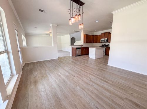 142 Snow Owl Holw, Buda, TX, 78610-3583 | Card Image
