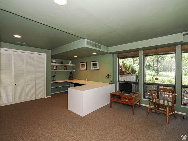 Carpeted office space with recessed lighting | Image 51