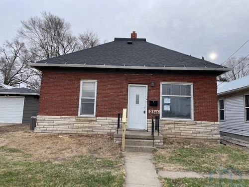2316 Riverside Blvd, Sioux City, IA, 51109-1437 | Card Image