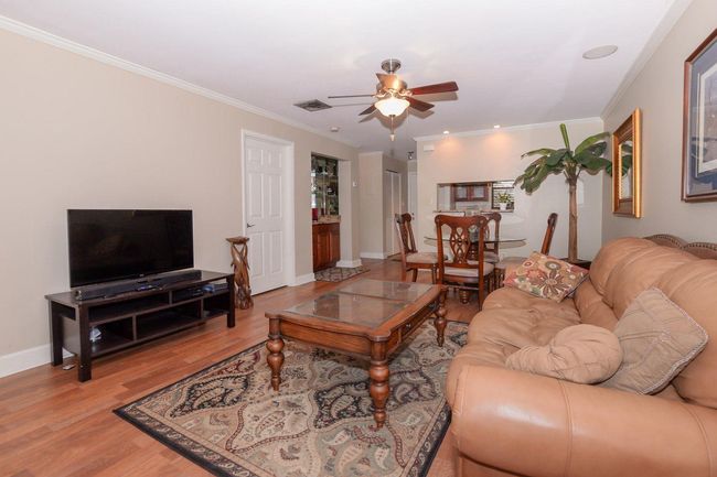 APT-2-202 - 2050 Oleander Blvd, Condo with 1 bedrooms, 2 bathrooms and null parking in Fort Pierce FL | Image 4