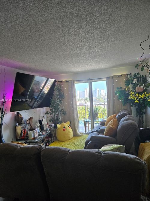 406-1975 Normandy Dr, Miami Beach, FL, 33141-4495 | Card Image