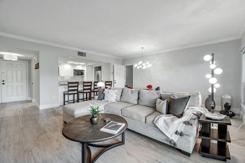 445-11863 Wimbledon Cir, Wellington, FL, 33414-6037 | Card Image