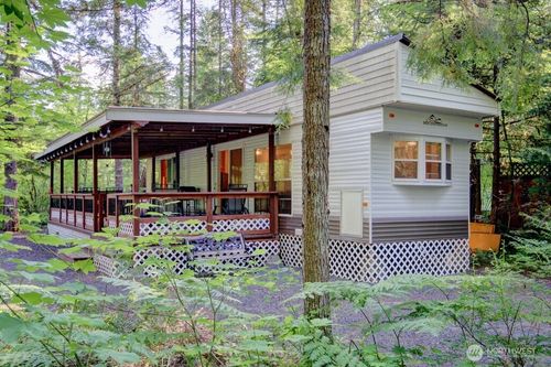 90 Christmas Tree Cir, Deming, WA, 98244 | Card Image