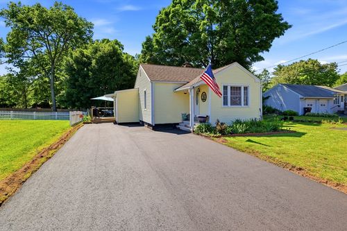 96 Pine St, Westfield, MA, 01085-1042 | Card Image