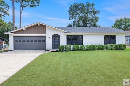 444 E Greenfield Dr, Wake Village, TX, 75501 | Card Image