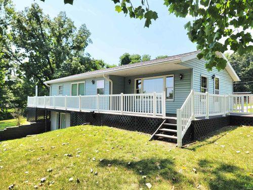 51585 E County Line Rd, Middlebury, IN, 46540-8940 | Card Image