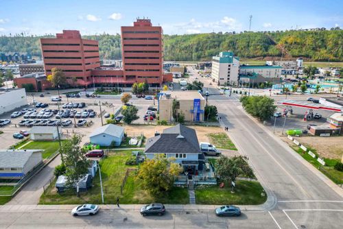 10015 Main St, Fort Mcmurray, AB, T9H2G4 | Card Image
