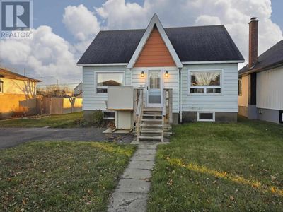 502 Mary St E, Home with 3 bedrooms, 1 bathrooms and null parking in Thunder Bay ON | Image 1