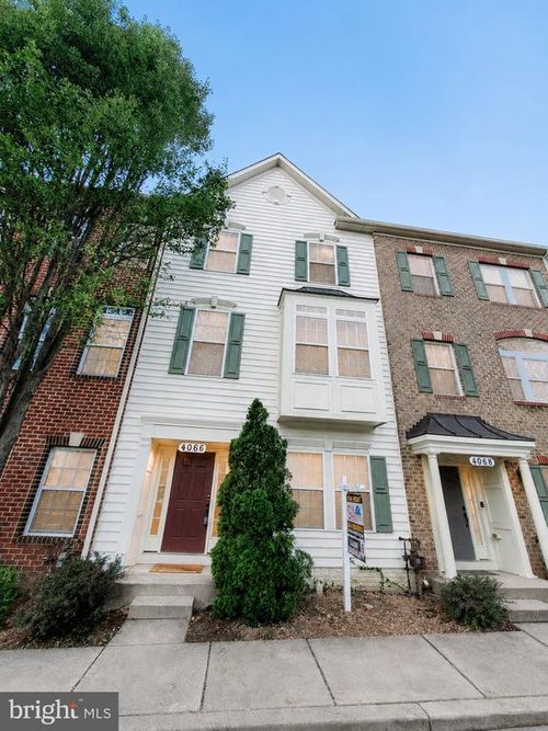 4066 Finsbury Ln, FREDERICK, MD, 21704-7402 | Card Image