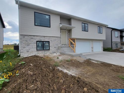 7611 Gulls Way, Lincoln, NE, 68514 | Card Image