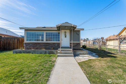 726 Methow St, Wenatchee, WA, 98801-3437 | Card Image