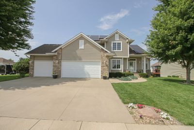 600 Rosedale Drive, House other with 4 bedrooms, 3 bathrooms and null parking in Center Point IA | Image 1