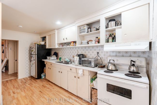 92 Cambridge St N, Home with 3 bedrooms, 2 bathrooms and 3 parking in Ottawa ON | Image 17