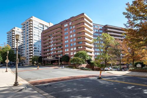 910-4550 N Park Ave, CHEVY CHASE, MD, 20815-7238 | Card Image