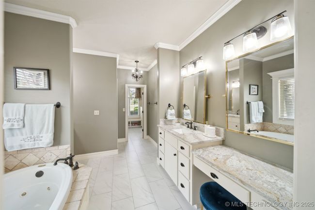 12315 14 Th St, House other with 3 bedrooms, 3 bathrooms and null parking in Jenks OK | Image 16