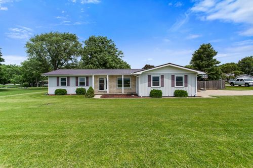 12015 Maple Hill Dr, Farmer City, IL, 61842-7813 | Card Image