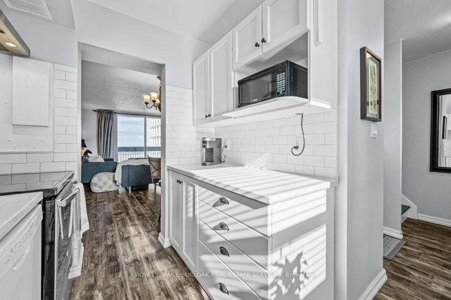 522 - 350 Quigley Rd, Condo with 3 bedrooms, 1 bathrooms and null parking in Hamilton ON | Image 13