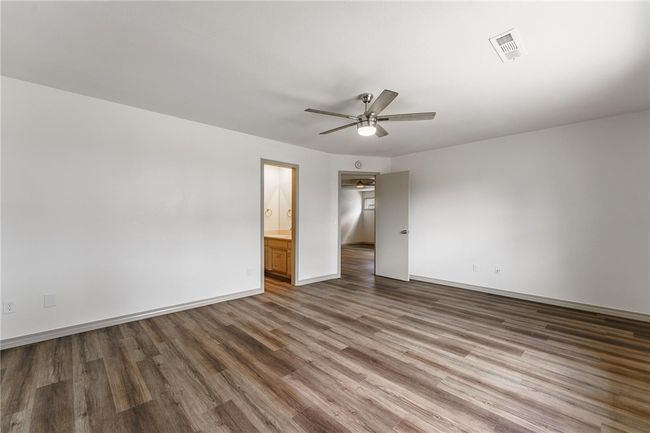 Primary​​‌​​​​‌​​‌‌​‌‌​​​‌‌​​‌‌​‌​​​​​‌ Bedroom | Image 9