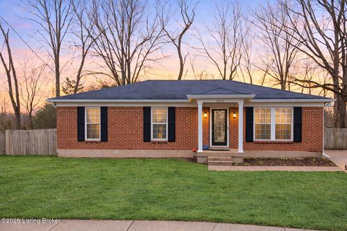 6905 Jessica Ct, Pewee Valley, KY, 40056-9059 | Card Image