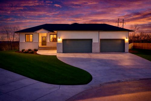 5927 N Saint Paul Ct, Wichita, KS, 67204-5397 | Card Image