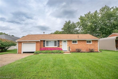 1615 Whipple Avenue Nw, Canton, OH, 44708 | Card Image