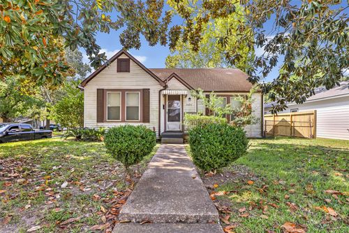 2422 Centennial St, Liberty, TX, 77575-5976 | Card Image