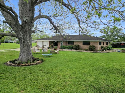 112 County Road 152, Bay City, TX, 77414-2490 | Card Image